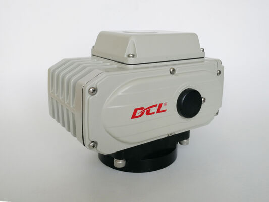 Atuador compacto com motor de indução reversível não ventilado e de fácil manutenção